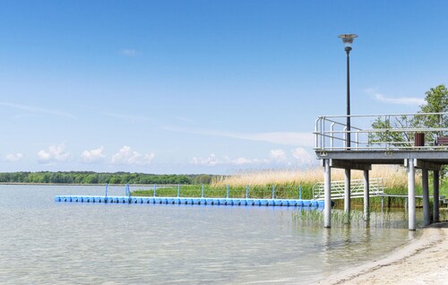 Awesome home in Nowe Warpno with house sea view