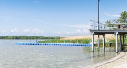 Awesome home in Nowe Warpno with house sea view