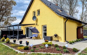 Exterior - Awesome home in Nowe Warpno with WiFi (Nowe Warpno)