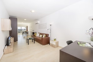TV - Summer Breeze Comfort Apartment (Il-Mellieha)