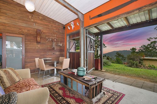 The Shed Conversion with Hot tub and amazing views: Building#5