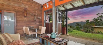 The Shed Conversion with Hot tub and amazing views: Building#5