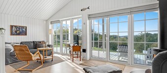 Stunning home in Ebeltoft with WiFi
