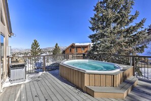 Outdoor spa tub - Steamboat Ski Getaway w/ Balcony & Resort Views! (Steamboat Springs)