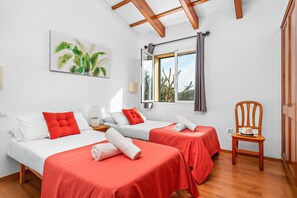 3 bedrooms, in-room safe, iron/ironing board, free WiFi