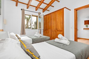 3 habitaciones y caja de seguridad en la habitación 