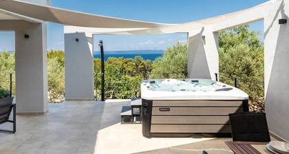 Cozy home in Blato with house sea view