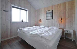 5 makuuhuonetta, vauvan matkasänky, ilmainen Wi-Fi