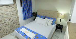 1 bedroom, iron/ironing board, internet, bed sheets