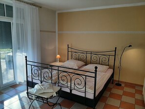 2 bedrooms, WiFi, bed sheets