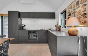 Fridge, oven, dishwasher, coffee/tea maker