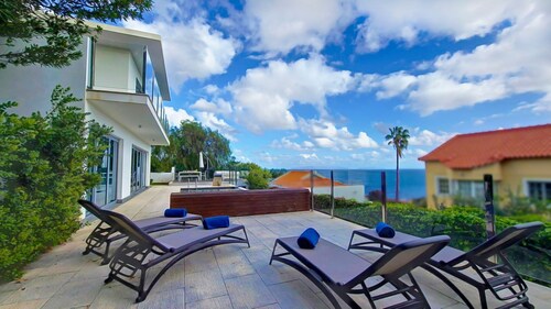Villa Madeira by LovelyStay
