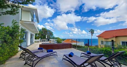 Villa Madeira by LovelyStay