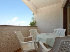 Outdoor dining - Apartment 1842/23307 (Istria - Fažana), 50m from the beach (Fažana)