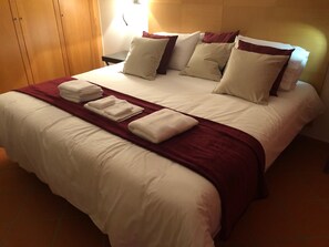 2 Schlafzimmer, Zimmersafe, Bügeleisen/Bügelbrett, WLAN