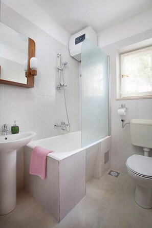 Bathtub