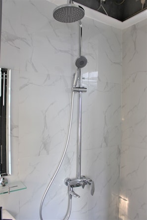 Bathroom - Lion Apartment (Da Nang)