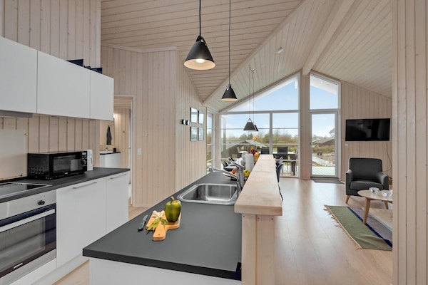 Frigorifero, forno, piano cottura, lavastoviglie