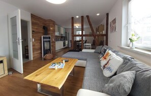 Smart-TV, Kamin, DVD-Player, Stereoanlage