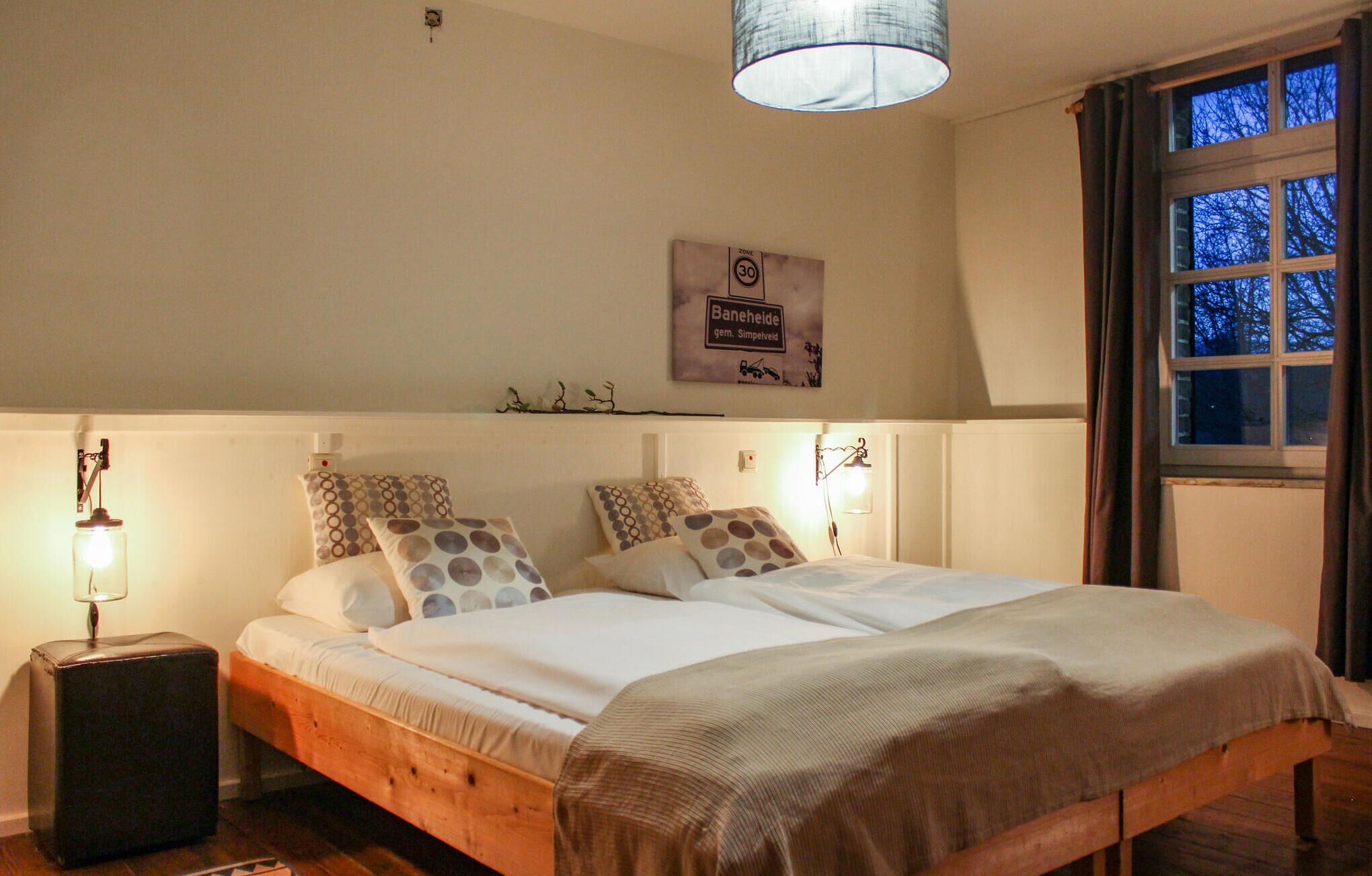 4 bedrooms, travel crib, free WiFi