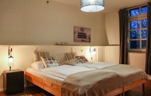 4 bedrooms, travel cot, free WiFi