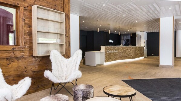 Lobby - Wifi, ski-in/ski-out & foot of the slopes, fitness, swimming pool, balcony, parking, tv, ski locker (Saint-Sorlin-d'Arves)