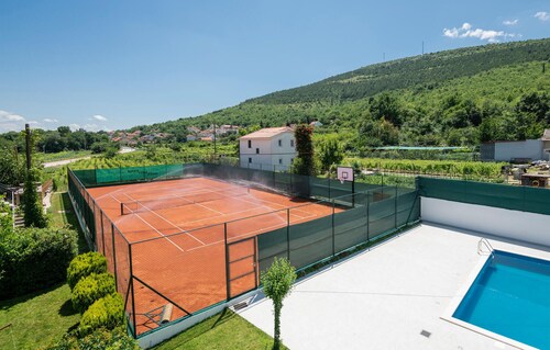 Awesome home in Runovic with WiFi