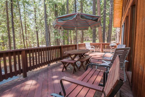 UUSI LUETTELO! -Jaa metsäkatsomuksemme tässä 3 bdrm-lomamökissä! Ilmainen Rec Center.