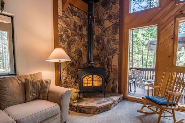 Smart TV, fireplace, Hulu, DVD player