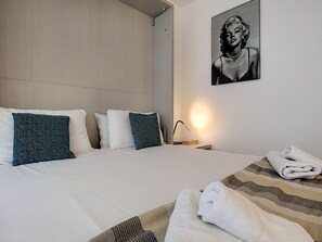 Fer et planche à repasser