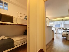 Iron/ironing board