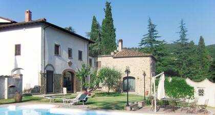 Wonderful villa for 2 people with pool, TV, patio and parking
