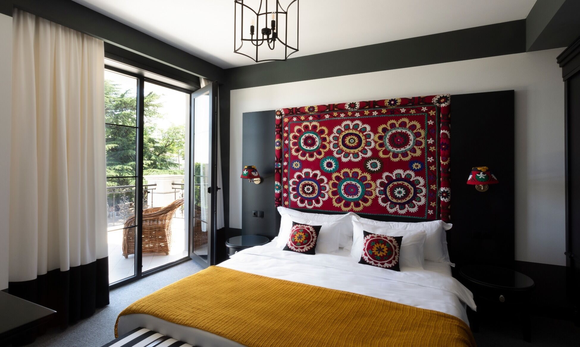 Premium bedding, Select Comfort beds, minibar, desk