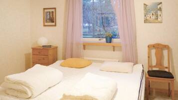 1 sovrum och resesäng