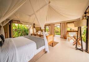 Habitación familiar | Colchones con acolchado adicional, caja fuerte, cortinas opacas