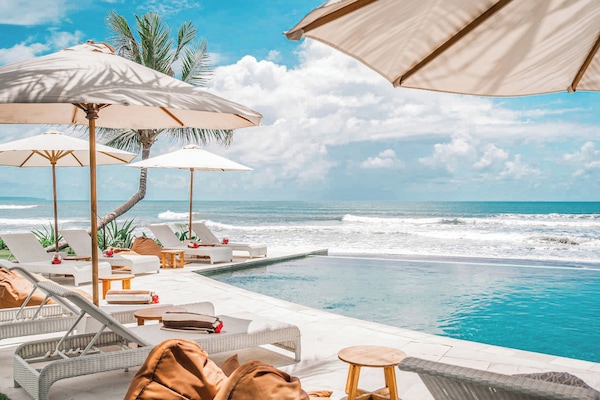 Kolam renang outdoor