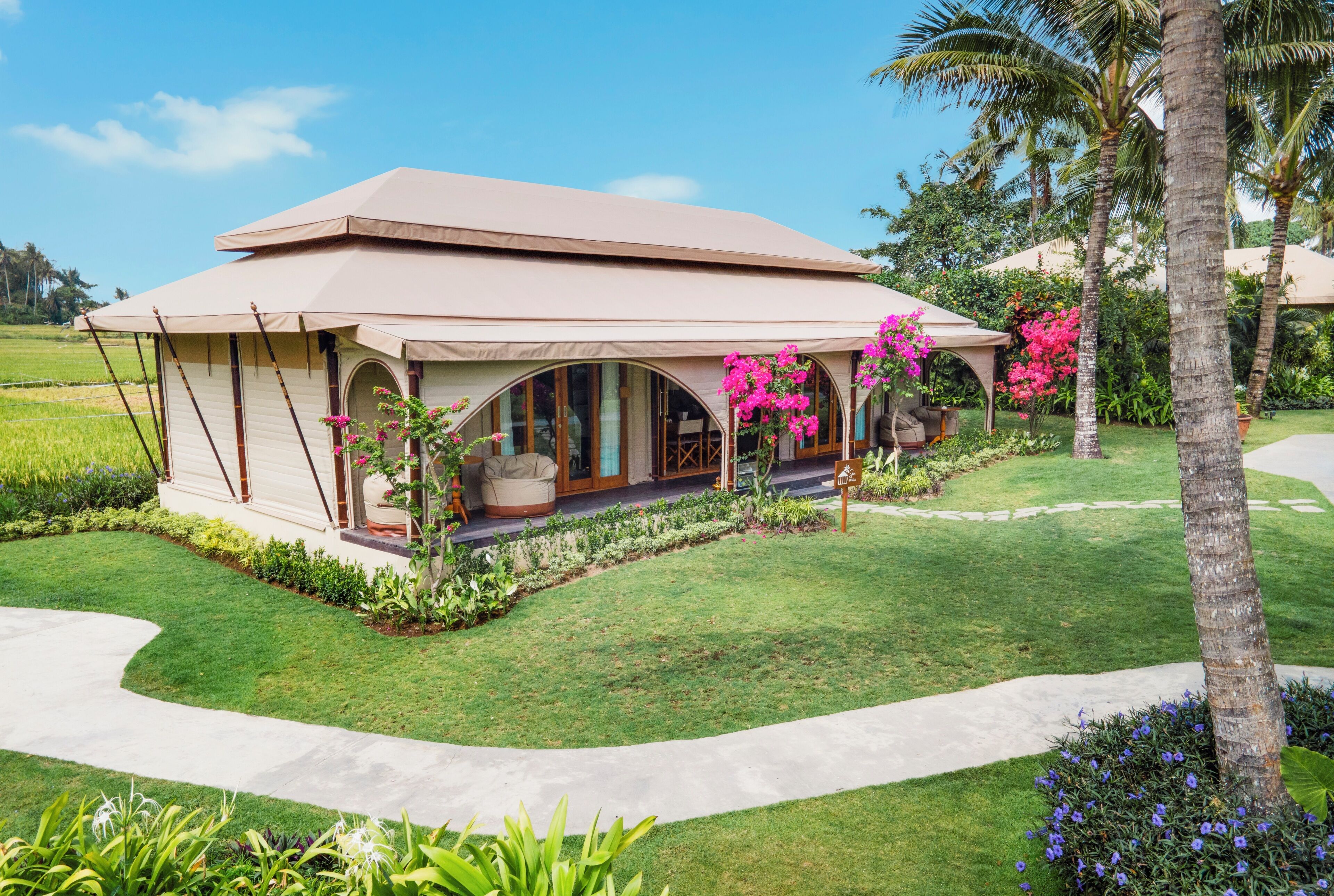 غرف معالجة الأزواج، علاجات للجسم، جلسات تدليك بالأحجار الساخنة