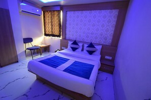 Deluxe Double Room | Desk, free WiFi - Hotel New Pathik (Ahmedabad)