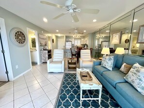 Condo, 2 Bedrooms | Living area