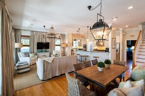 Dining - "HIGH TIDE"~Gulf Views~Heated Pool~Beach Gear~Gulf Trace~Beach Access~State Park (Grayton Beach)