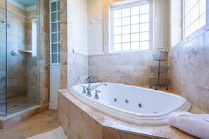 Bathtub, hair dryer - SALE~"High Tide"~Gulf Views~Heated Pool~Beach Gear~Gulf Trace~Beach Access~State (Grayton Beach)