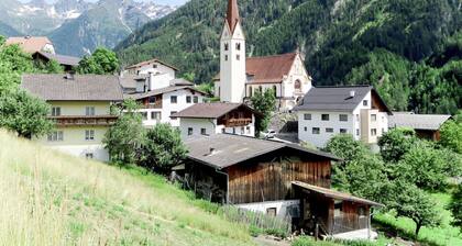 Lovely apartment for 6 people with WIFI, TV, balcony, pets allowed and parking