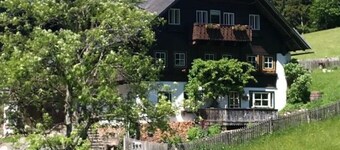 Estupenda casa de vacaciones  para 11 personas con WIFI, balcón, mascotas permitida y aparcamiento