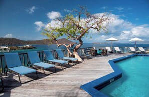 حمّام سباحة خارجي