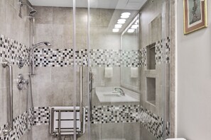 Shower, towels - Sandpiper Condominiums 902, Panoramic Gulf Views w/ direct access to Mustang Island/Port A beaches. (Port Aransas)