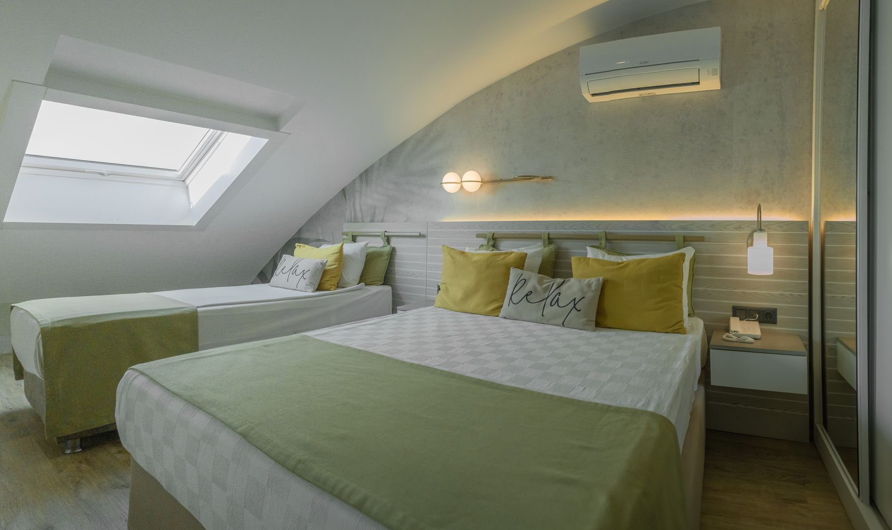 economy room | minibar, soundproofing, bed sheets, wheelchair access