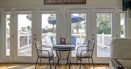 Huge pool in a private courtyard area and just a 5 minute walk to the beach!