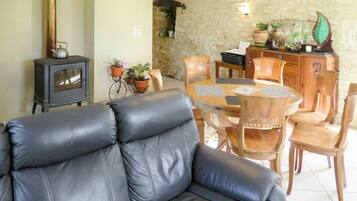 TV, fireplace, DVD player