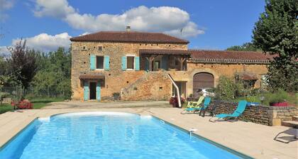 Magnifique maison de vacances privée pour 6 personnes avec WIFI, piscine privée, TV et terrasse