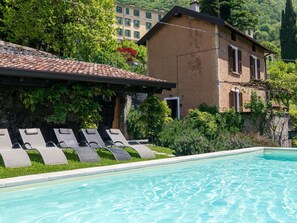Pool - Wonderful private villa for 6 people with private pool, WIFI, TV, patio and pets allowed (Regoledo)